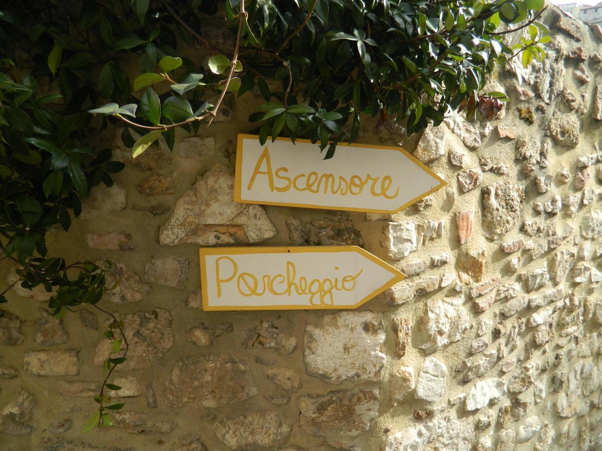 纳尔尼Casa Dell'Oliveto "Parcheggio Gratuito"公寓 外观 照片